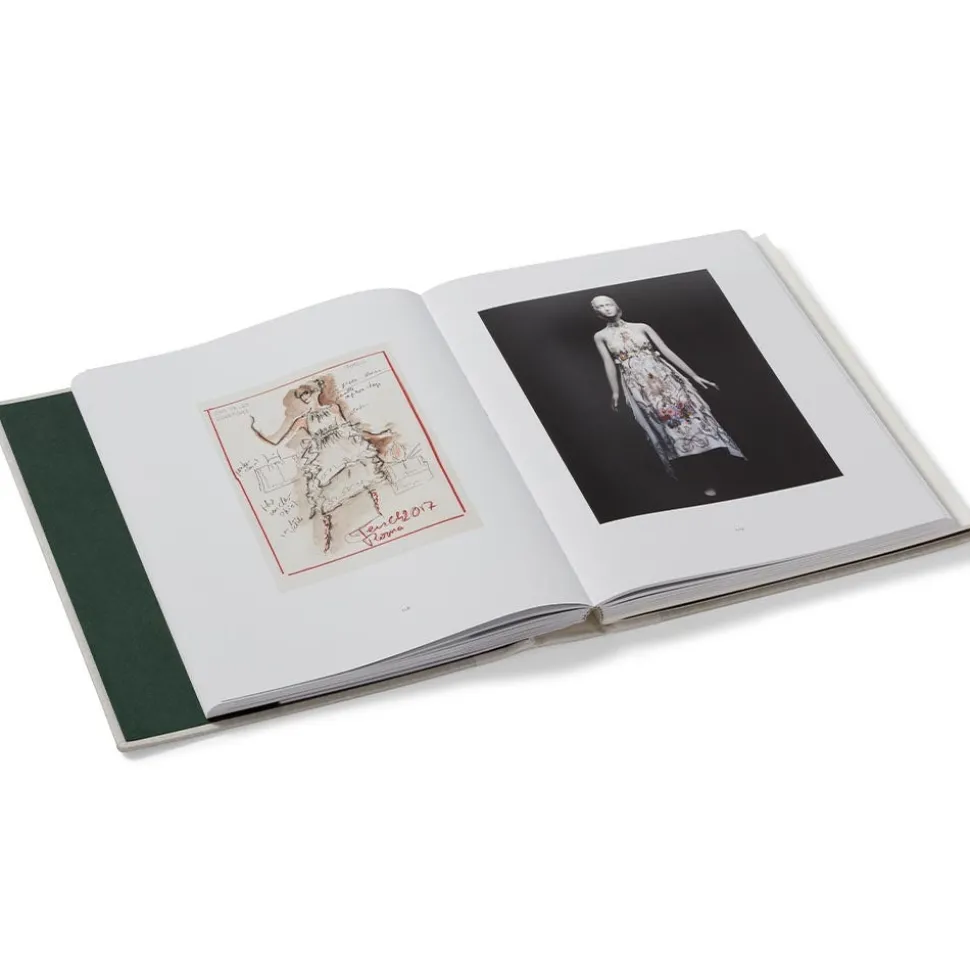 Karl Lagerfeld: A Line Of Beauty